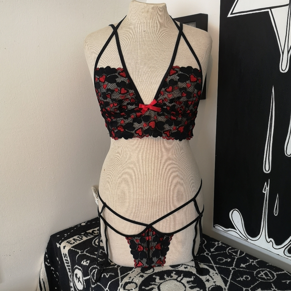 Dreamgirl Heart Lace Strappy Bondage Lingerie Set BNWOT